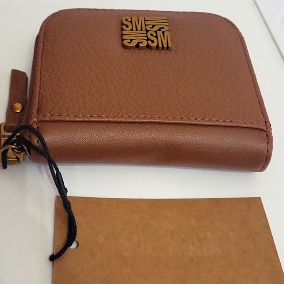 NWT Steve Madden BCardy Nutshell Half Zip Wallet - Picture 6 of 6